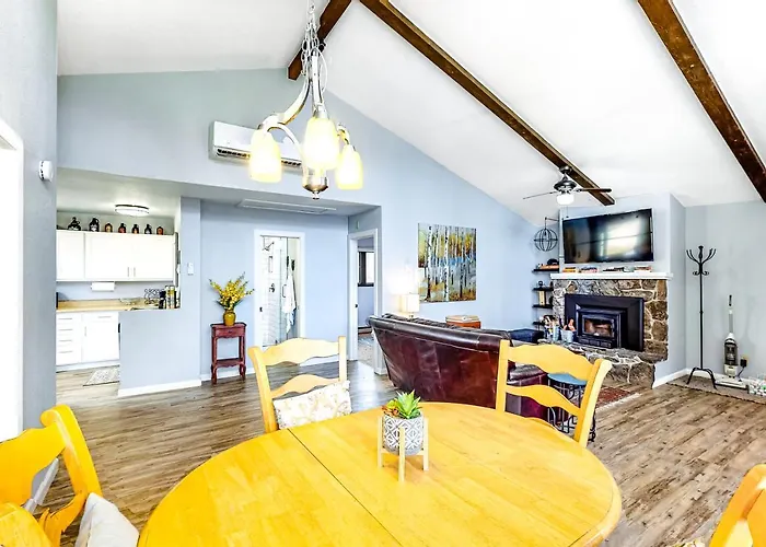 Oakmont's Perch Holiday home
